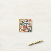 Stille ochtenden bouwen luid succes post-it® notes (Op bureau)