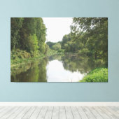 Stille Rivierreflectie Canvas Afdruk (Insitu (Houten vloer))