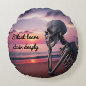 Stille tranen vlekken diep | rond kussen (Voorkant)