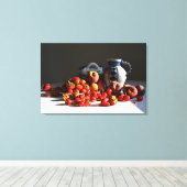 Stilleven met aardbeien, perziken en kersen canvas afdruk (Insitu (Houten vloer))