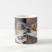 Stilleven met appels en druiven van Claude Monet Koffiemok (Center)