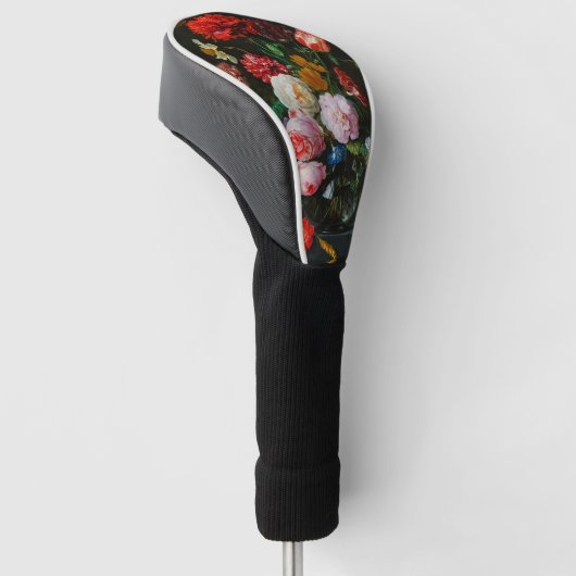 Stilleven met bloemen in een glazen vaas golfheadcover (Schuin)