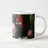 Stilleven met bloemen in een glazen vaas grote koffiekop (Rechts)