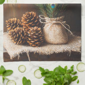 Stilleven Peacock veren Pinecones Theedoek (Gevouwen)
