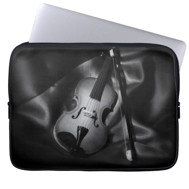 Stilleven zwart-wit afbeelding van een viool laptop sleeve (Voorkant)