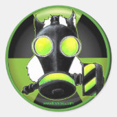 Stinkdier met Gasmasker. Ronde Sticker (Voorkant)