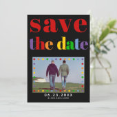 Stippen met kleurrijke letters, strepen zwarte rod save the date (Staand voorkant)