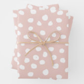 Stippen Wilde Dier Druk Blush Pink and White Spots Inpakpapier Vel (In situ)