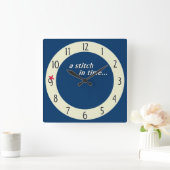 Stitch in time bespaart 9 uur - blauw vierkante klok (Huis)