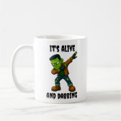 Stitched Monster leeft en danst voor Halloween Koffiemok (Links)