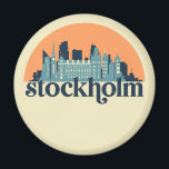 Stockholm Zweden City Skyline Retro Cityscape Art Magneet<br><div class="desc">en retro-stadsplan met prachtige skyline, toeristische attractie en cityscape art. Koelwolkenkrabber en bouwartikelen voor silhouette-illustratie voor toeristen en reizigers. Perfect als souvenir om terug naar huis te brengen wanneer je over de hele wereld reist. Bespaar de herinnering aan uw reis en vakantie met familie en vrienden. De achtergrondkleur kan aan...</div>