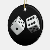 Stoel in de lucht op siermoment keramisch ornament (Links)