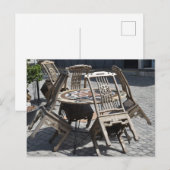 Stoelen leunen op tafel briefkaart (Voorkant / Achterkant)