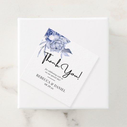 stoer stoffige blauwe rozen en andere bloemen bedankjes labels (In situ)