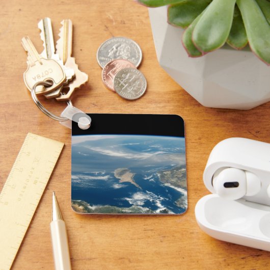 stof boven het middellandse-zeegebied en het Zee c Sleutelhanger (Bureau)