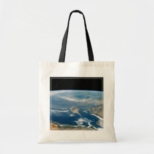 stof boven het middellandse-zeegebied en het Zee c Tote Bag