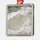 Stof en wolken over de Taklimakan Des Metalen Ornament (Links)