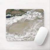 Stof en wolken over de Taklimakan Des Muismat (Met muis)