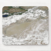 Stof en wolken over de Taklimakan Des Muismat (Voorkant)