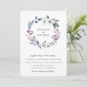 Stofblauw mauve bloemenkrans bruiloft kaart (Staand voorkant)