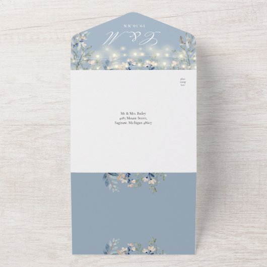 Stofblauwe bloemenslingerlichten QR-code bruiloft All In One Uitnodiging (Buitenkant)