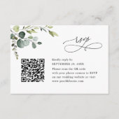 Stofblauwe Eucalyptus Groenery Huwelijks QR-code RSVP Kaartje (Voorkant)