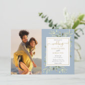 Stofblauwe Groene Foto Gouden Script Bruiloft Kaart (Staand voorkant)