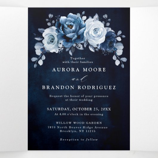 Stofblauwe Leisteen Navy Bloemige Botanische Trouw Drieluik Aankondiging (Binnenkant midden)