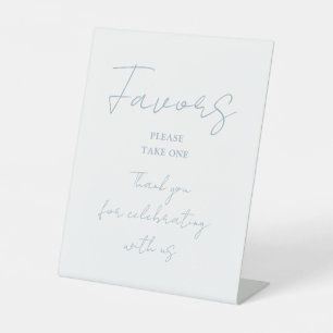 Stofblauwe minimalistische elegante script favorie reclamebord met voetstuk