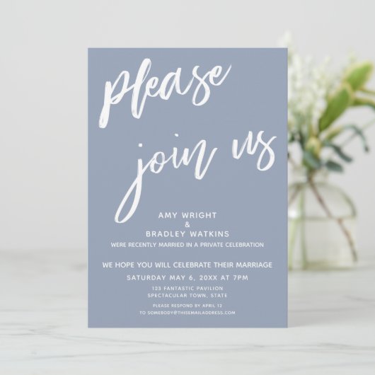 Stofbloauw Gelieve Ons Te Vergezellen Na De Trouwr Kaart (Staand voorkant)