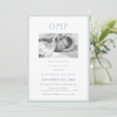 Stofbloauwe Monogram Jongens Baby Doop Aankondiging (Staand voorkant)