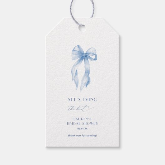 Stofbloauwe strik zij is van plan om te trouwen br cadeaulabel (Voorkant)