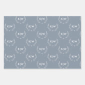 Stofbloem Blauw en Wit | Modern Initialen Monogram Inpakpapier Vel (Voorkant)