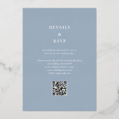 Stofbloem Blauwe Elegante Monogram QR Code Trouwka Folie Uitnodiging (Achterkant)
