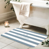 Stofbloem Blauwe en Witte brede strepen Monogram n Badmat