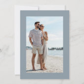 Stofbloem Bruiloftsfoto in Stofblauw Moderne Boho Save The Date (Achterkant)