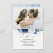 Stofbloem en marineblauwe bloemige Save the Date-f Aankondiging (Voorkant / Achterkant)