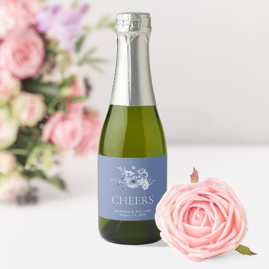 Stofbloemige blauwe bloemen “PROOST” Sparkling Wijnetiket