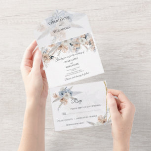 Stofbruine beige bloemen all-in-one trouw uitnodig all in one uitnodiging