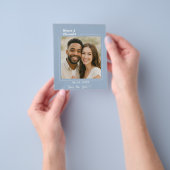 Stofbruine witte fototrouwkaart Save the Date Flyer (Hand)