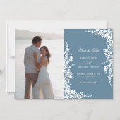 Stoffig Blauw  Bloemen Bruiloft Save The Date Magnetische Uitnodiging (Voorkant)