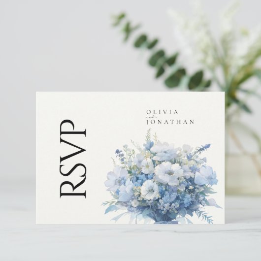 Stoffig Blauw Bloemen Elegante Huwelijk RSVP Kaartje (Staand voorkant)