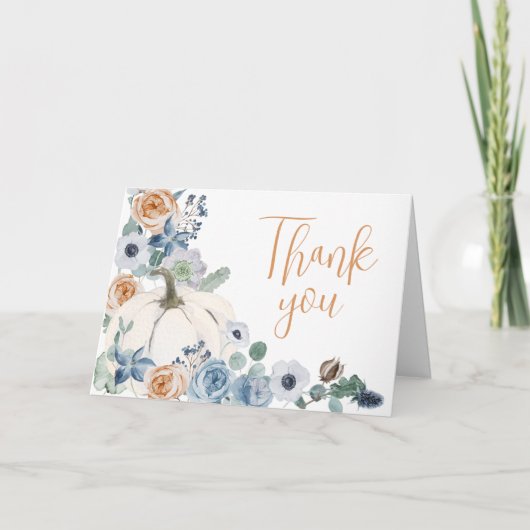 Stoffig Blauw Bloemen Wit Pompoen Baby shower Bedankkaart (Voorkant)