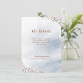 Stoffig blauw bloemenrustiek bruiloft invoegen kaa informatiekaartje (Staand voorkant)