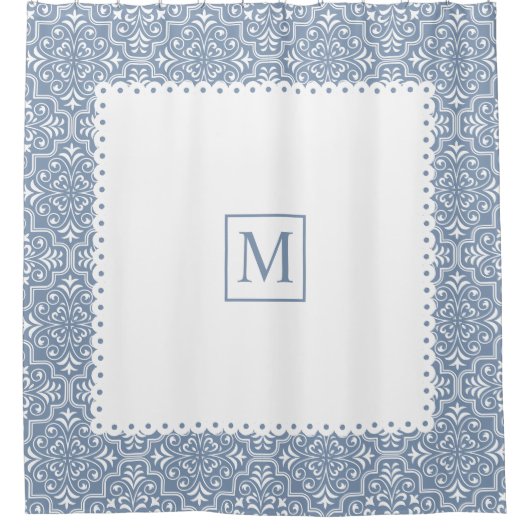 Stoffig blauw damast patroon wit lijst en monogram douchegordijn (Voorkant)