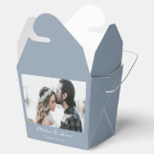 Stoffig Blauw Elegant Kalligrafie Foto Bruiloft Bedankdoosjes (Geopend)