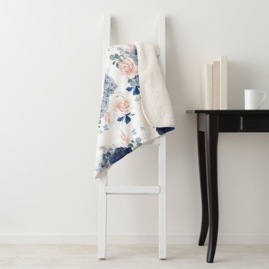 Stoffig Blauw en Blush Roze Bloemen Elegant Stijlv Sherpa Deken (In situ)
