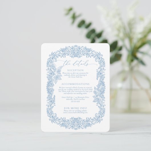 Stoffig blauw en wit moderne afgeronde hoek bruilo informatiekaartje (Staand voorkant)