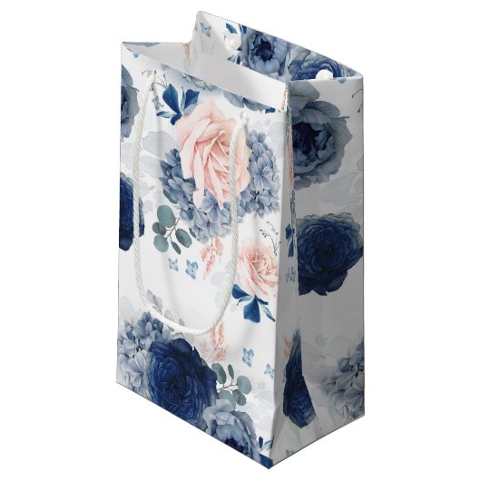 Stoffig Blauw en Zacht Licht Roze Bloemen Elegant Klein Cadeauzakje (Voorkant Gekanteld)