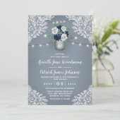 Stoffig Blauw Land Wit Kant Mason Jar Bruiloft Kaart (Staand voorkant)